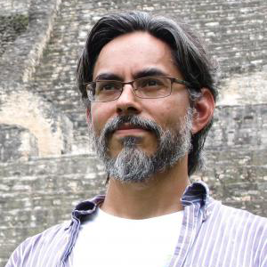 Gerardo Aldana headshot