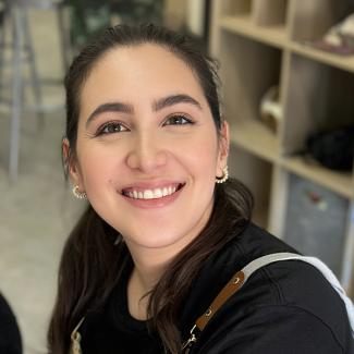 Headshot of Robyn Epstein